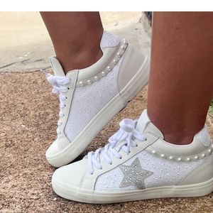 Vintage Hanvana Perscila Star Pearl and Rhinestone Sneakers Size 8.5